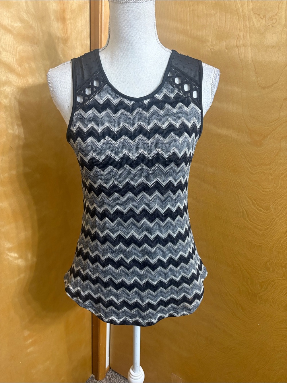 Daniel Rainn Sleeveless Knit Zig Zag Print Tank Size S